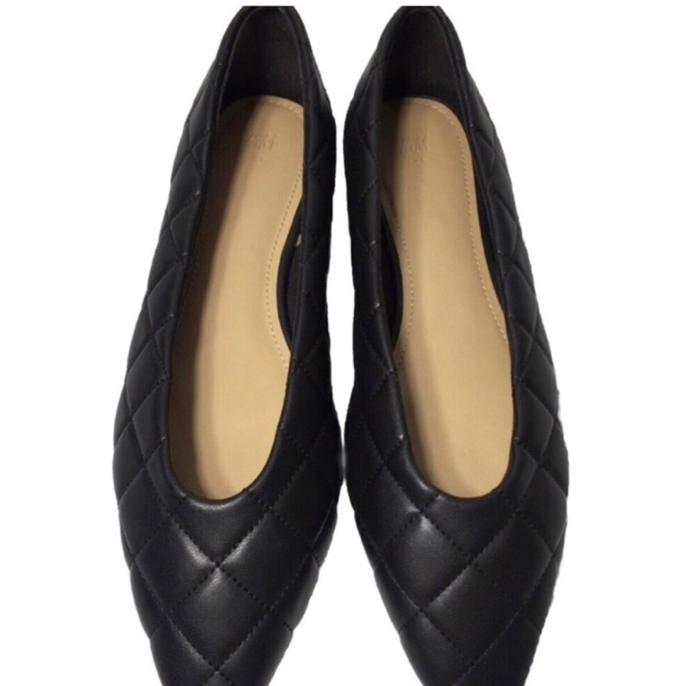 H&M quilted faux leather point toe flats. Size 9.5